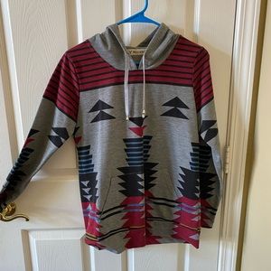 Long sleeve pull over Aztec design M